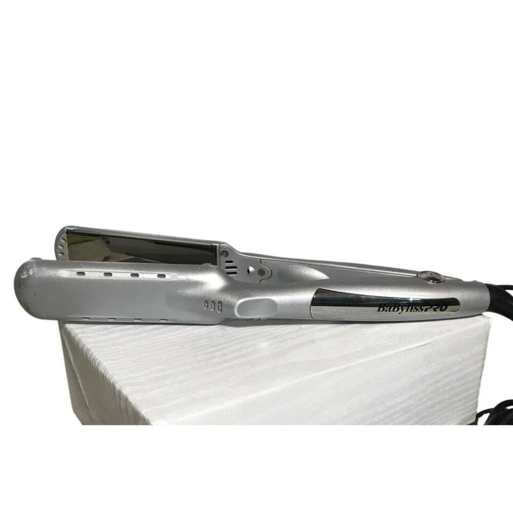 BaByliss PRO Caiman Silver Flat Iron Hair Straightener 1 1/4" 125V AC 60Hz 48W